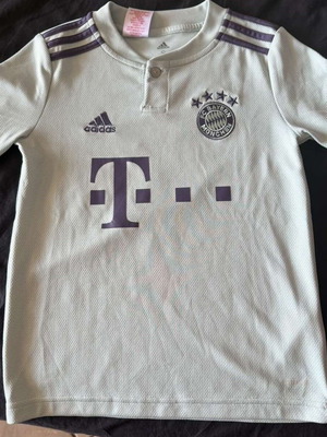 Bayern Kids Away Kit 2018-19 Lewandowski size 9-10Y like new