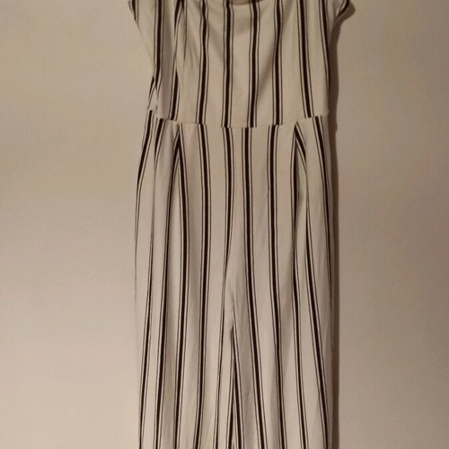 Women's cropped jumpsuit like new, black and white, size M
