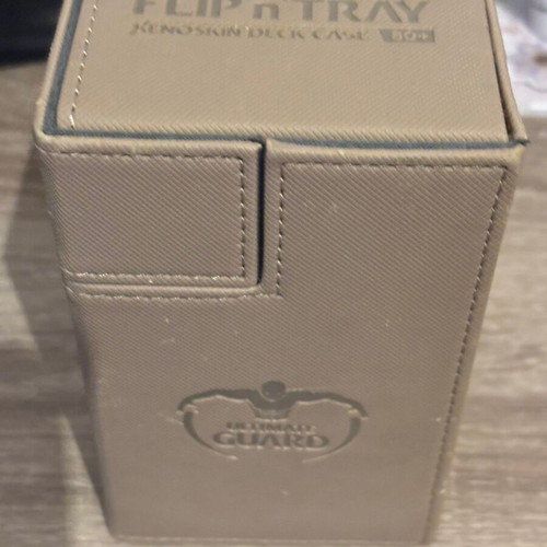 Ultimate Guard Flip’n’Tray Xenoskin Deck Case for 80+ Cards like new