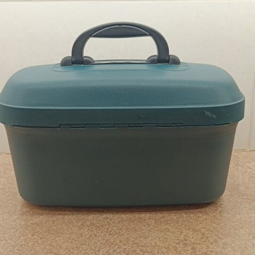 Delsey Vintage Hard Travel Beauty Case like new, petrol color