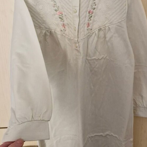 Nightgown like new, unworn