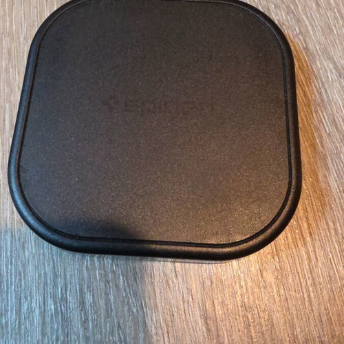 Spigen wireless charger 10W