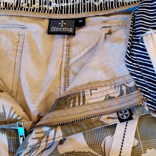 Brunotti men's cargo shorts size M like new, floral pattern