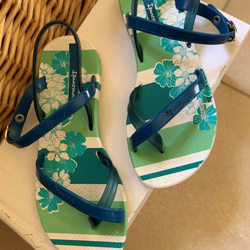 Ipanema sandals size 32 like new, blue and green