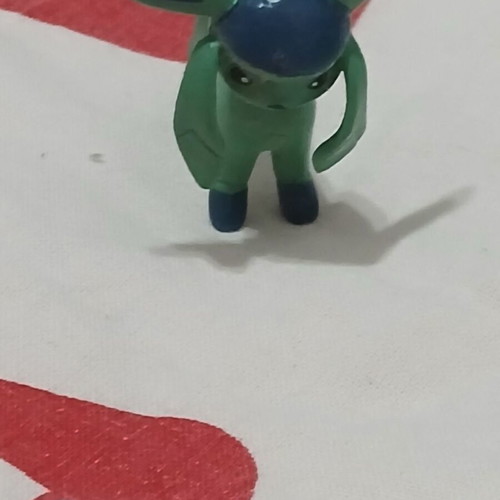 Glaceon Pokemon figure Gen 4 Diamond Pearl and Platinum