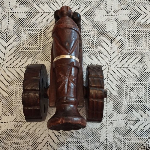 Wooden Spanish decorative cannon like new