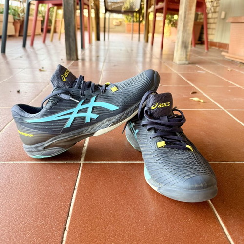 Asics Gel tennis shoes size 43.5, black and blue