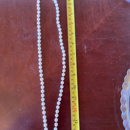 Pearl single strand necklace like new