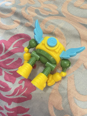 Super Zings robot like new