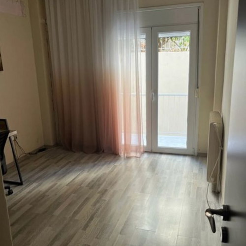 Διαμέρισμα ανακαινισμένο ημιεπιπλωμένο 50τμ 1ου ορόφου στη Νέα Σμύρνη