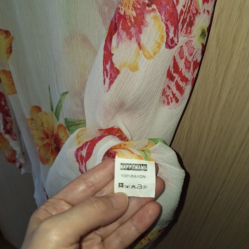 Happening women's blouse like new, size 38, white multicolor