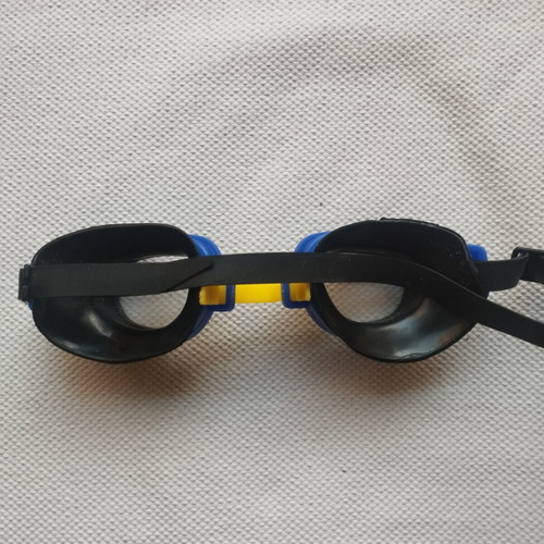 Swimming goggles like new, adjustable strap