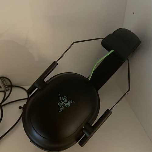 Razer Blackshark V2 headset with detachable microphone and USB sound card