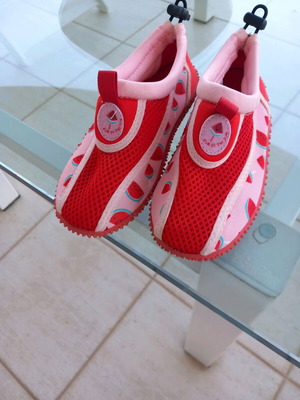 Children's water shoes new, size 29, pink