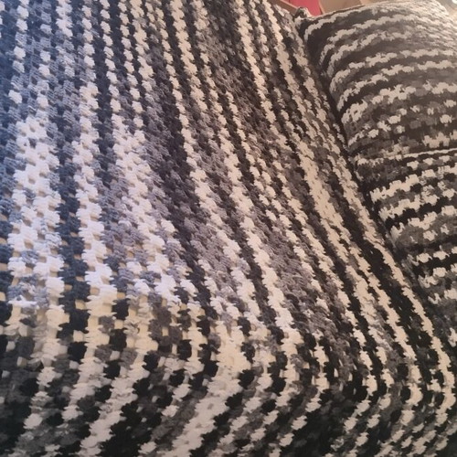 Handmade knitted wool blanket with two pillowcases, like new