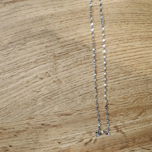 Silver toned link chain like new