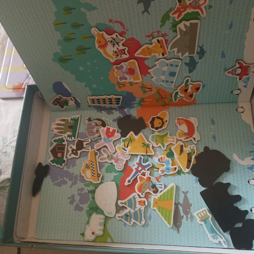 Children's puzzles like new, magnetic world heritage learning