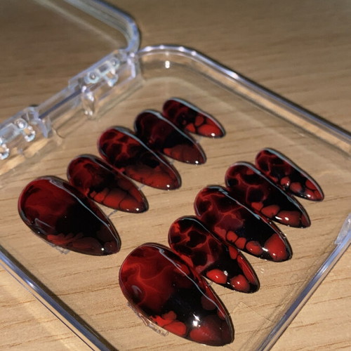 Handmade press-on nails set almond shape with red blooming effect, new
