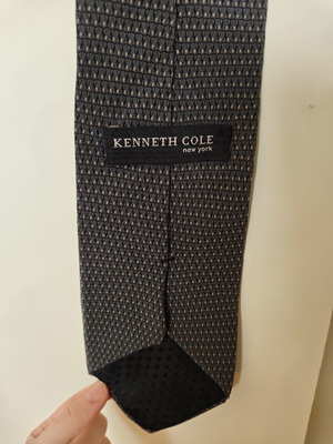 Kenneth Cole New York men's silk tie gray new