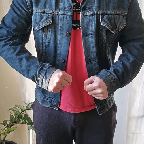 Levi's Denim Jacket like new, classic black Trucker jean jacket