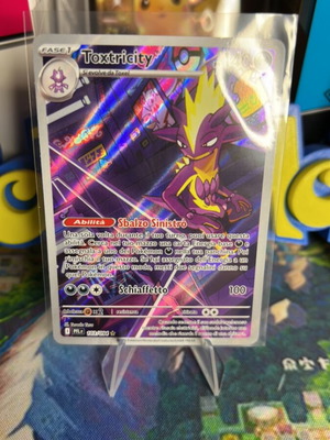 Toxtricity PFL IT Pokemon card like new