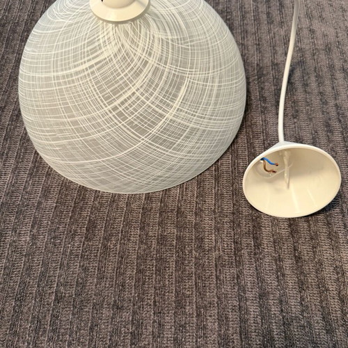 Pendant lamp like new, dimensions 29 x 15 cm