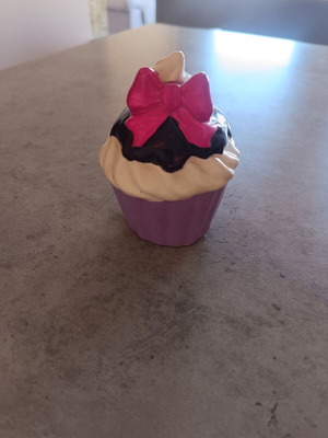 Cupcake piggy bank like new