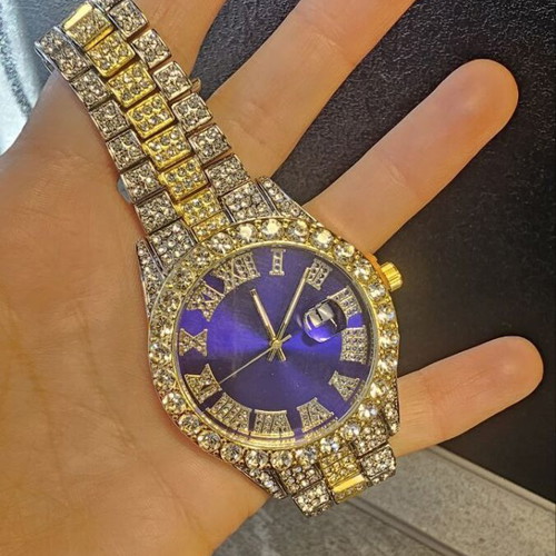 Wristwatch new, beautiful, unisex