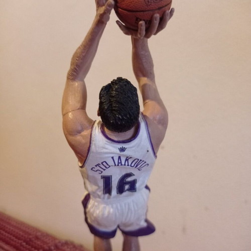 Peja Stojakovic McFarlane NBA Series 2004 figure like new with NBA backboard