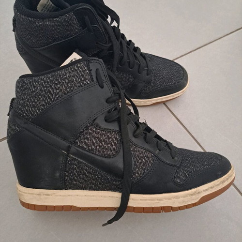 Nike athletic boots like new, size 40.5, black