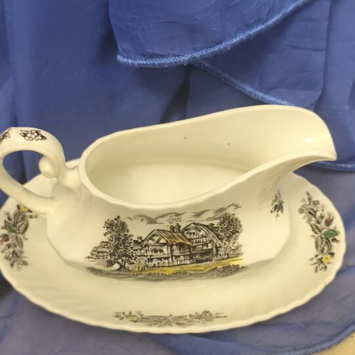 Vintage Yorkshire Staffordshire Ironstone Gravy Boat like new, made in England