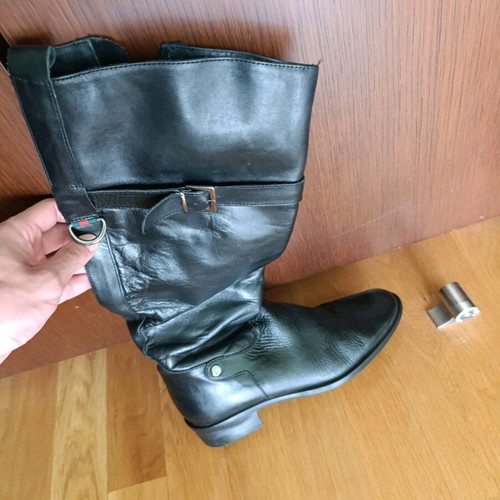 Black boots like new, size 40