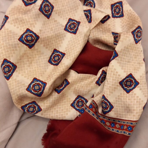 Silk scarf like new, beige and red