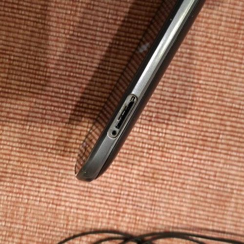 Samsung Galaxy S DUOS GT-S7562 used phone missing SIM slot