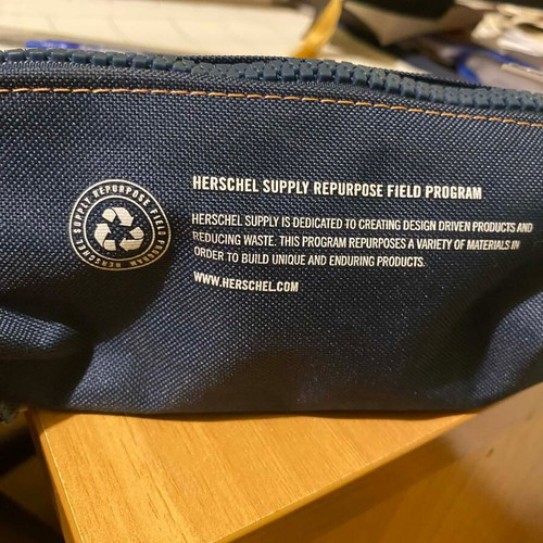 Herschel Settlement pencil case like new
