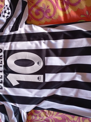 Juventus Del Piero Jersey large, like new, official replica