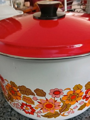 Enamel pot used with lid 24cm floral