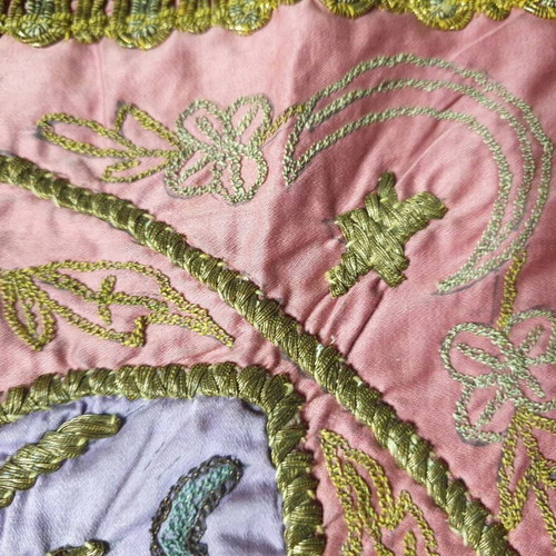 Ottoman turban cover used, embroidered with gold thread
