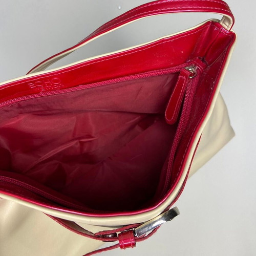 Echo shoulder bag beige and red like new with belt