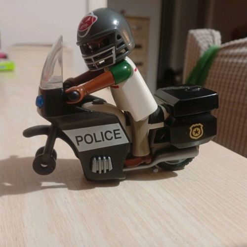 Playmobil police motorcycle 2000 used, missing front wheel
