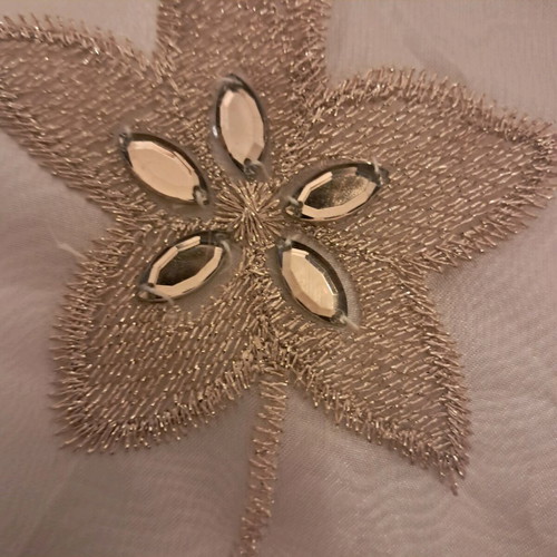 Bridal quilt super king with embroidery and silk organza new