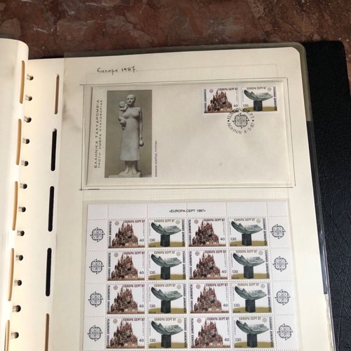Stamp album 1987 like new