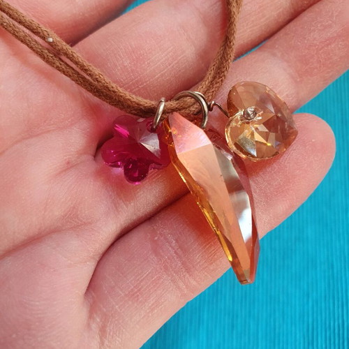 Adjustable bracelet used with brown and multicolor crystals