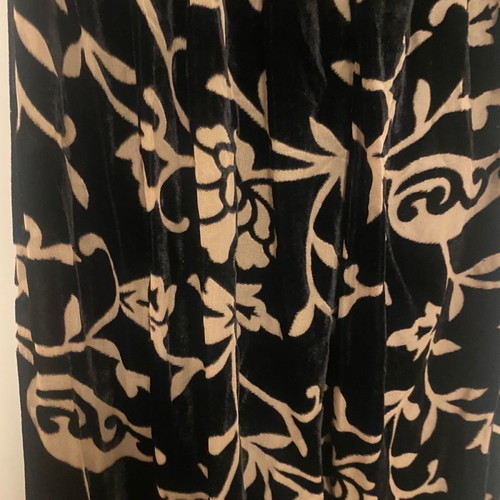 Nema velvet pants with embossed patterns new, s/m