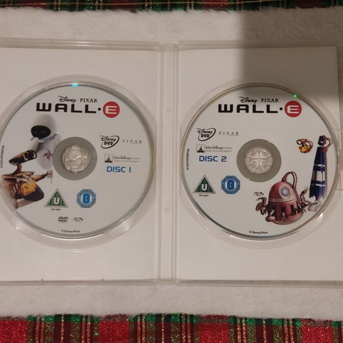 WALL·E 2-disc Disney DVD like new, dubbed