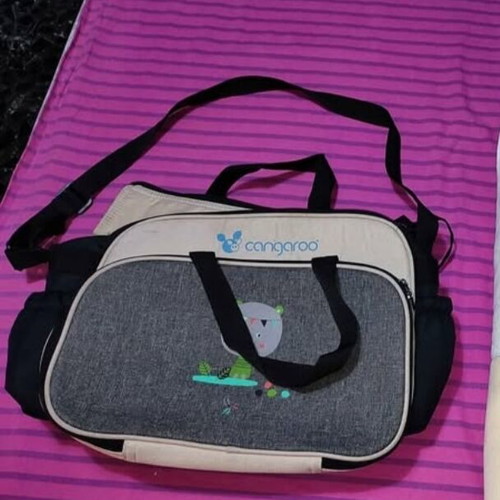 Crib blanket and baby bag like new, set