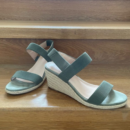 V&N olive platform sandals like new, size 39, 8cm heel