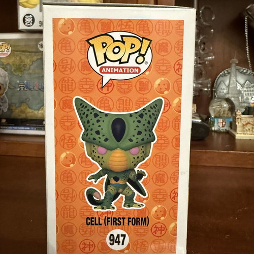 Funko Pop Animation Dragonball #947 Cell First Form glow in the dark like new