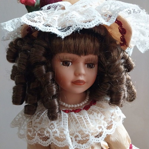 Victorian Porcelain Doll Collector's Edition like new