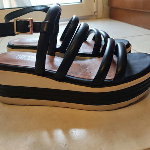 Regarde le Ciel leather flatform sandals like new, size 39, black